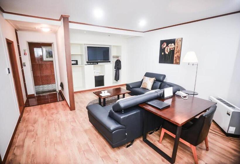 Suite Familiar, Noblesse Tourist