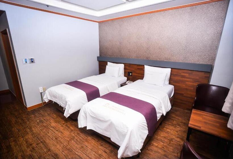 Quarto standard, Noblesse Tourist