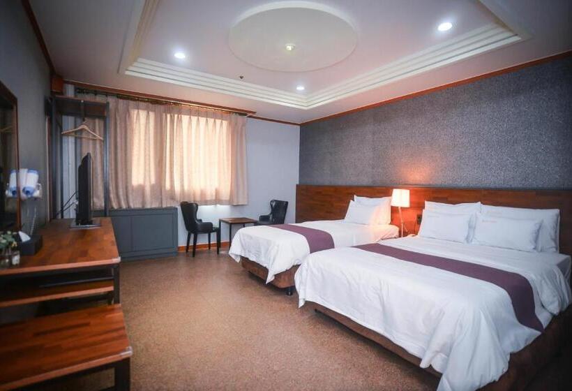 Quarto deluxe, Noblesse Tourist