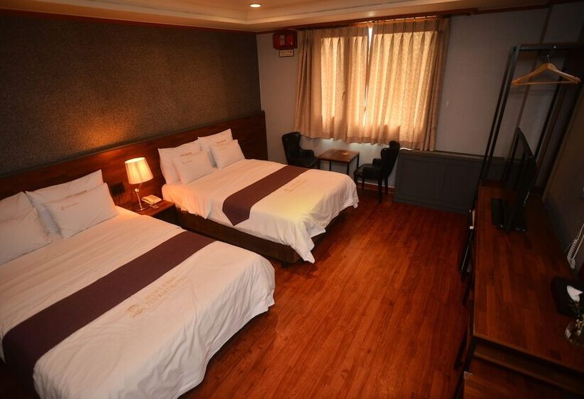 Quarto Familiar, Noblesse Tourist