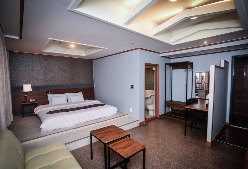 Suite, Noblesse Tourist