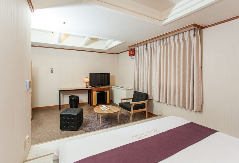 Suite, Noblesse Tourist