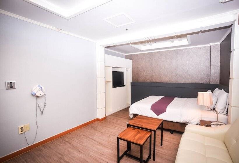 Suite, Noblesse Tourist