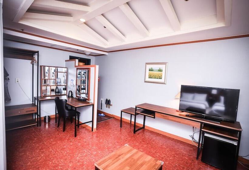 Suite, Noblesse Tourist