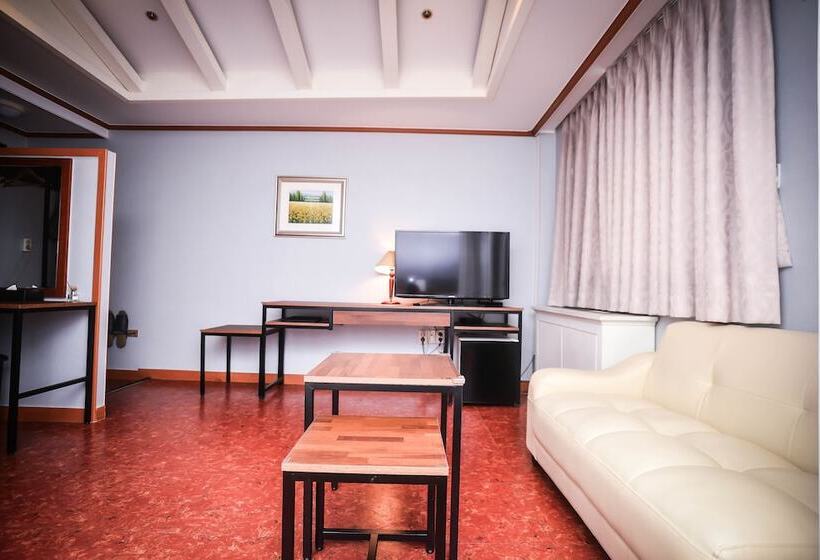 Suite, Noblesse Tourist