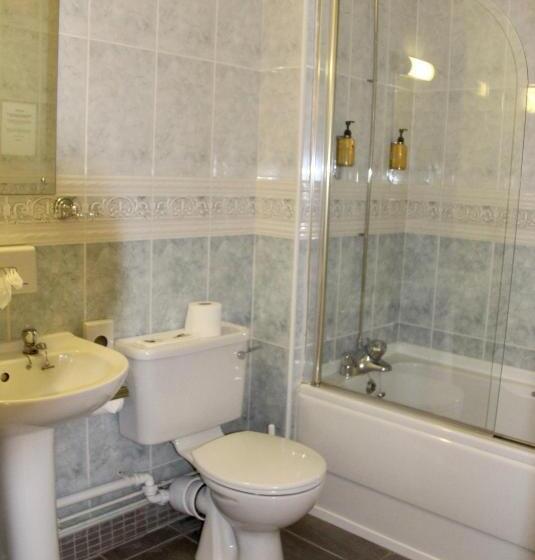 스탠다드 룸, Oliver Cromwell