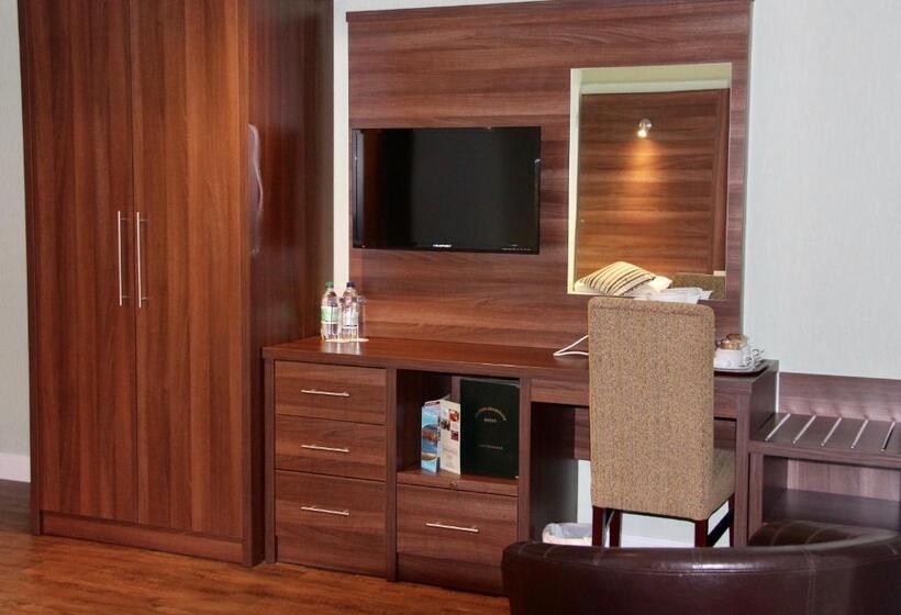 스탠다드 룸, Oliver Cromwell