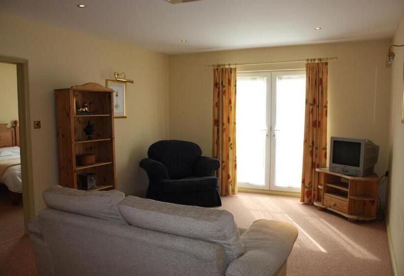 이그제큐티브 룸, Oliver Cromwell