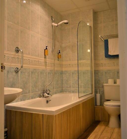 이그제큐티브 룸, Oliver Cromwell