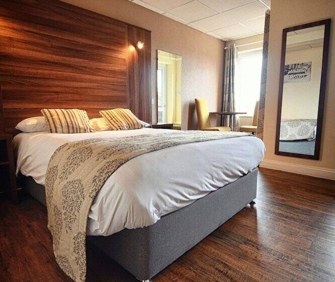 이그제큐티브 룸, Oliver Cromwell