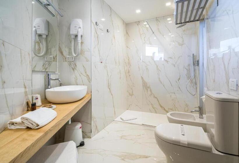 サイドオーシャンビューバルコニー付スタンダードルーム, Taormina Palace