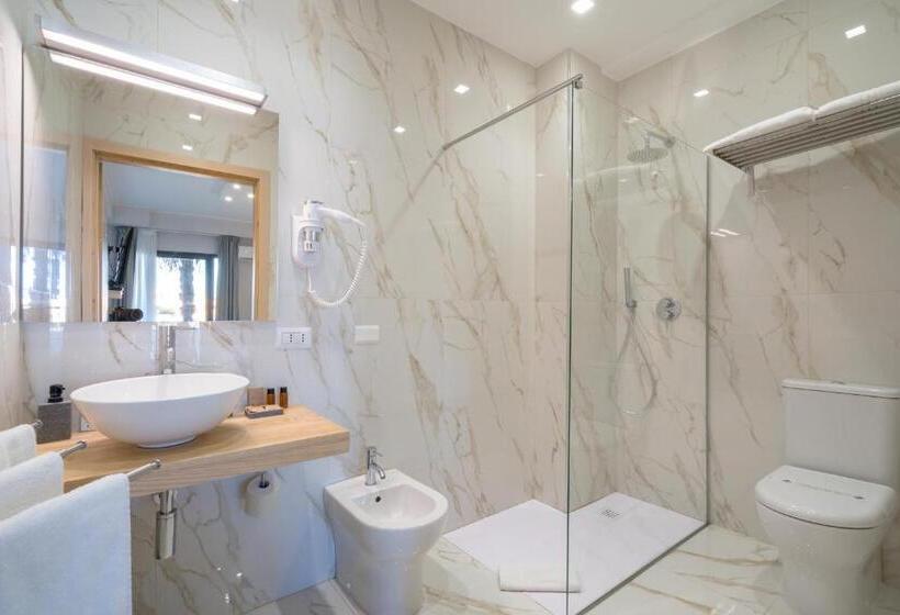 サイドオーシャンビューバルコニー付スタンダードルーム, Taormina Palace