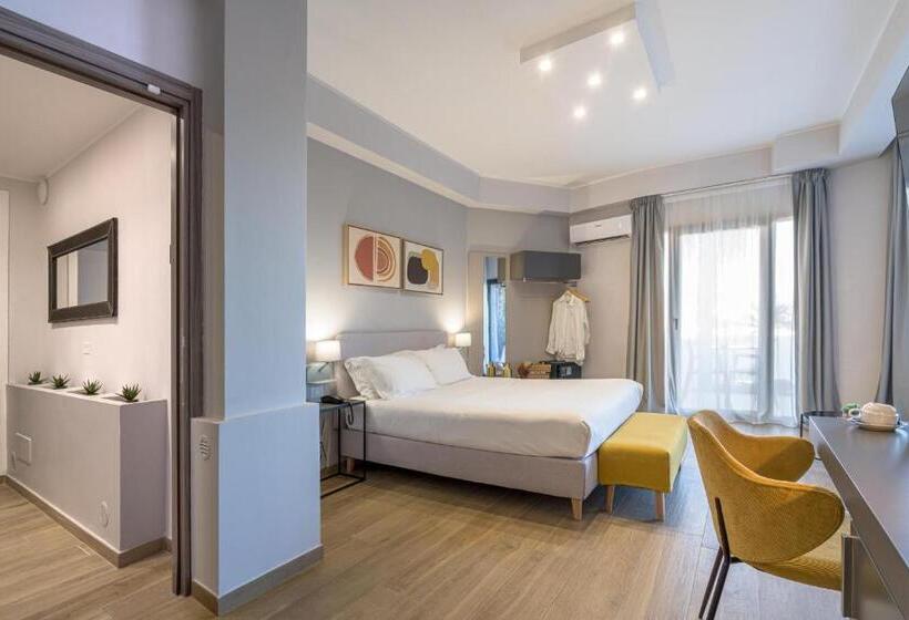 サイドオーシャンビューバルコニー付スタンダードルーム, Taormina Palace