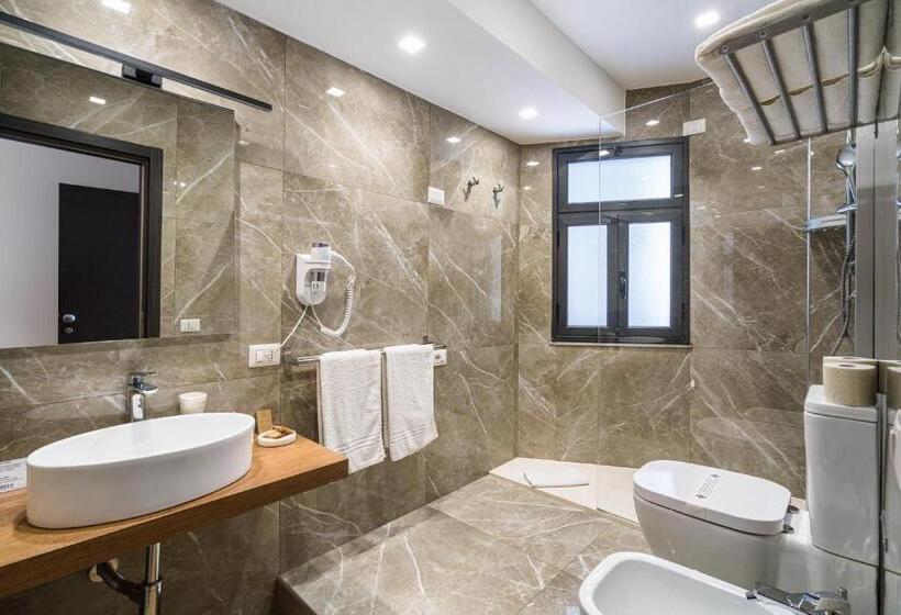Номер Superior Вид на Море с Балконом, Taormina Palace
