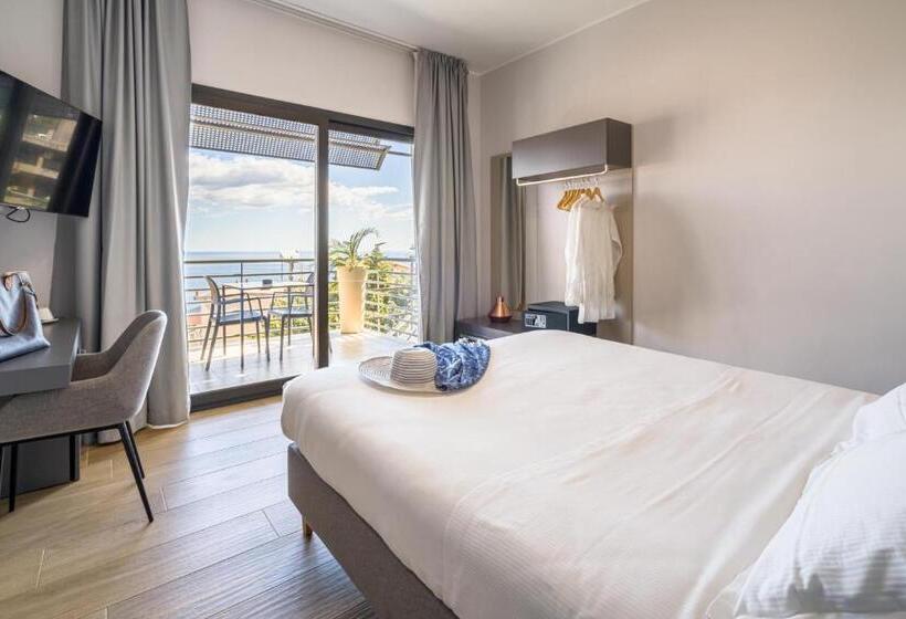 バルコニーつきオーシャンビュースーペリアルーム, Taormina Palace