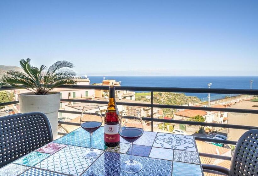 バルコニーつきオーシャンビュースーペリアルーム, Taormina Palace