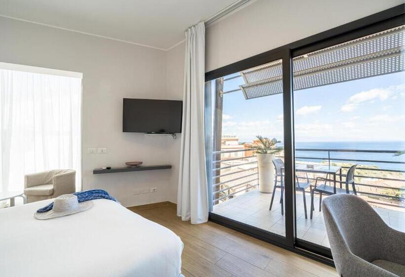 Номер Deluxe Вид на Море с Балконом, Taormina Palace