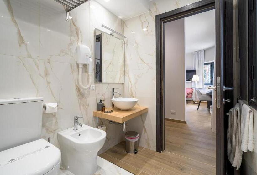 サイドオーシャンビューバルコニー付スタンダードルーム, Taormina Palace