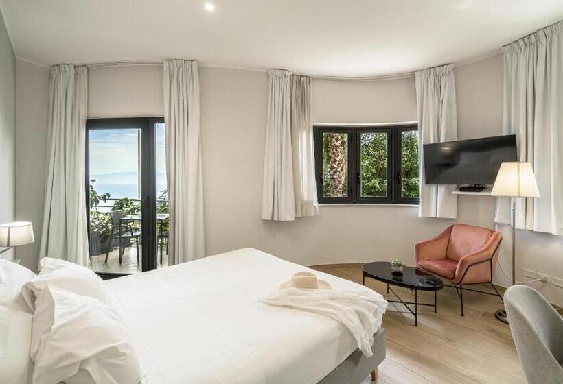 サイドオーシャンビューバルコニー付スタンダードルーム, Taormina Palace