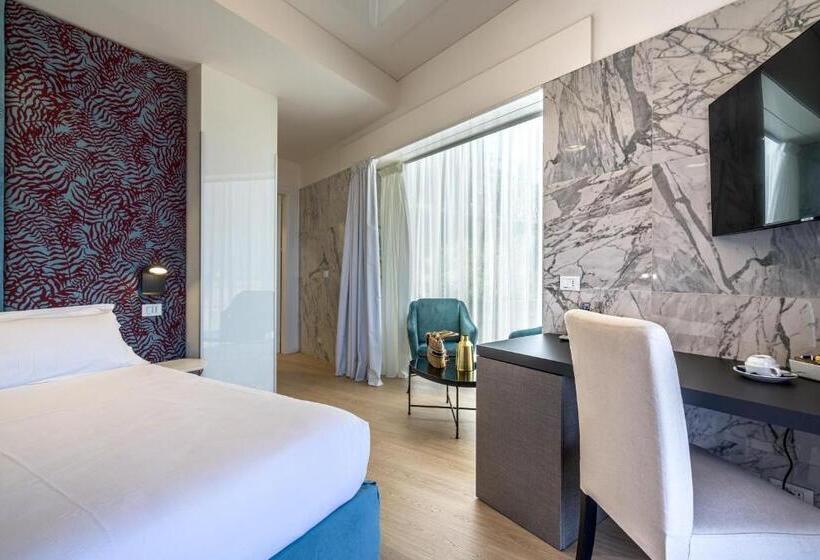 オーシャンビューデラックスルームバルコニー付き, Taormina Palace