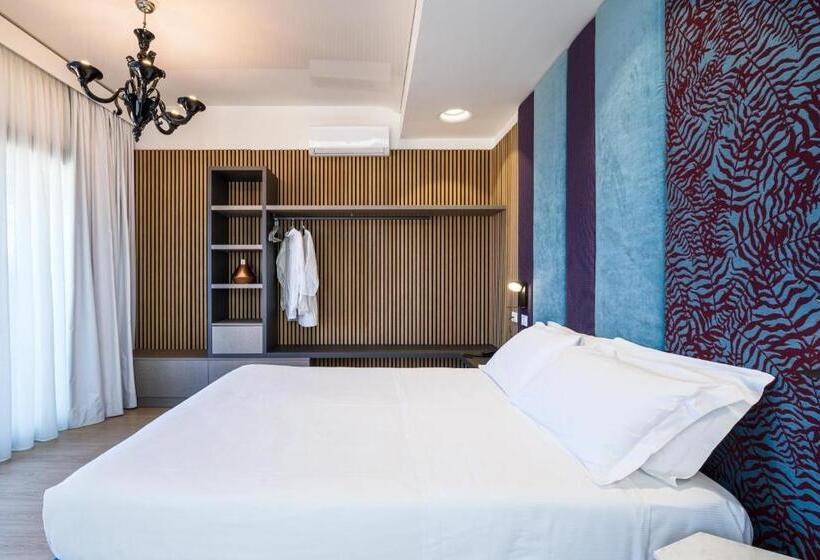 オーシャンビューデラックスルームバルコニー付き, Taormina Palace