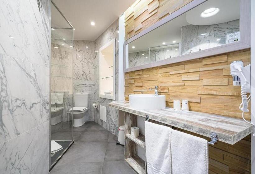 オーシャンビューデラックスルームバルコニー付き, Taormina Palace