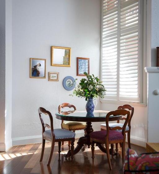 带2个卧室的公寓, The Provincial Boutique