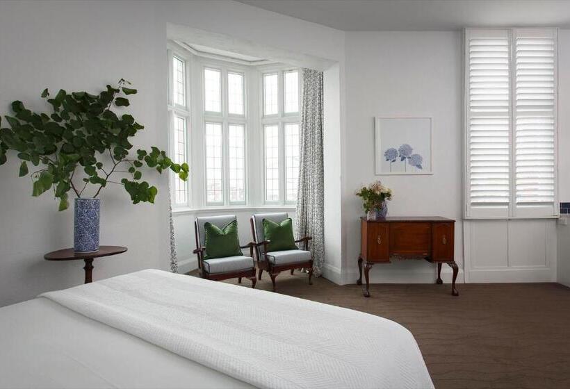 带阳台套房, The Provincial Boutique