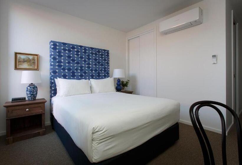 标准间, The Provincial Boutique