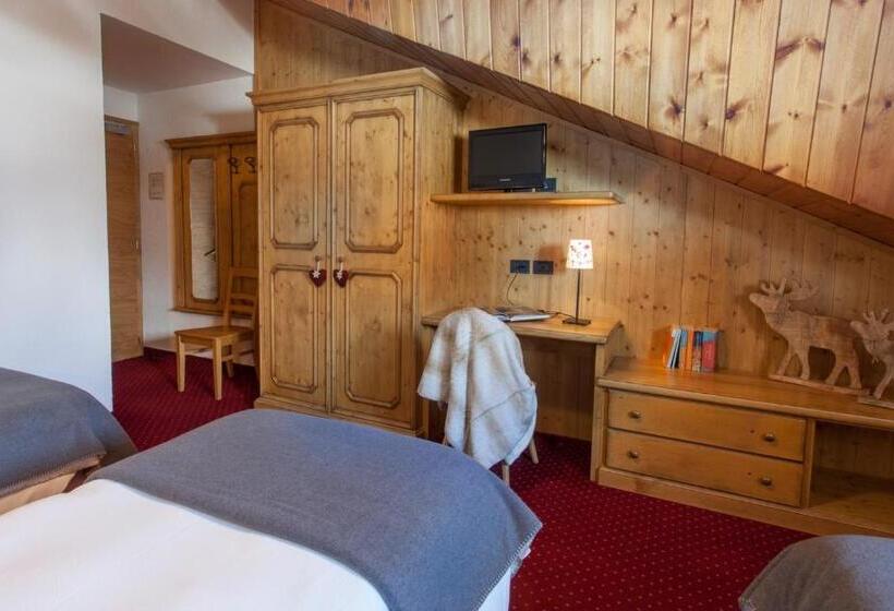 스탠다드 트리플 룸, Vallee Blanche Courmayeur