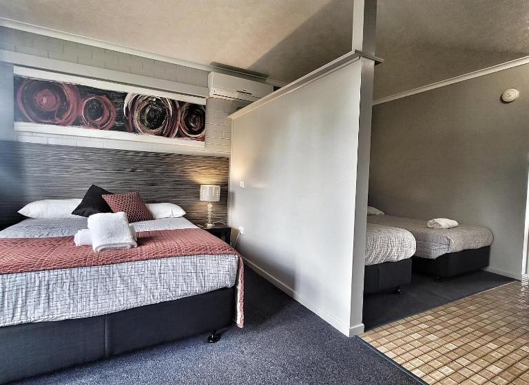 اتاق استاندارد, Raceview Motor Inn