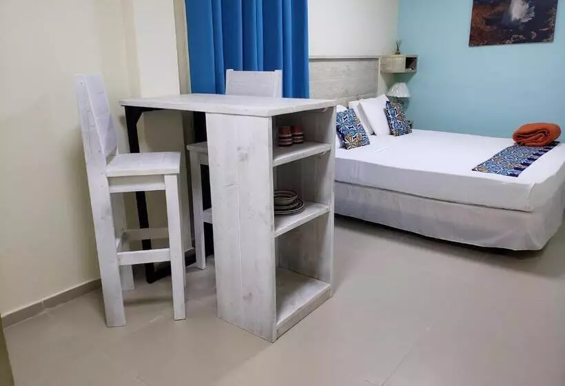 استودیوی لوکس, Mustique Suites Curacao