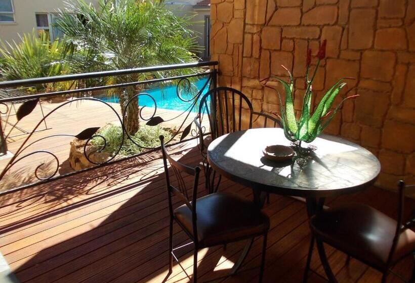 이그제큐티브 스위트, Homestay Travel Guest House