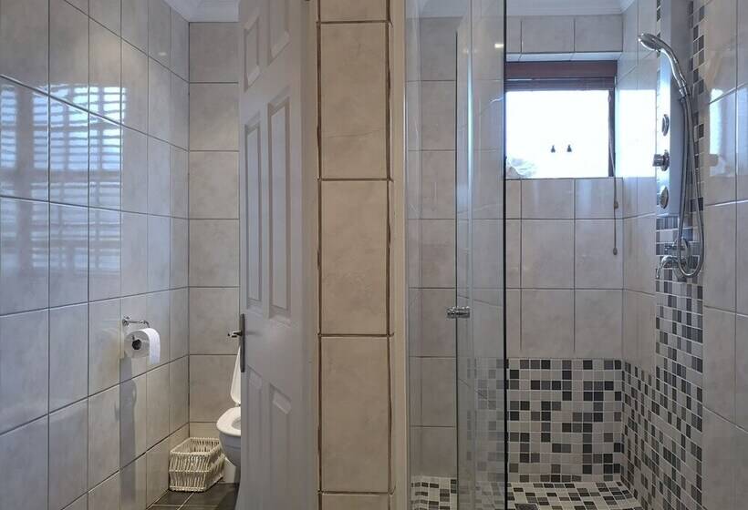 סוויטה, Val D  Or Estate