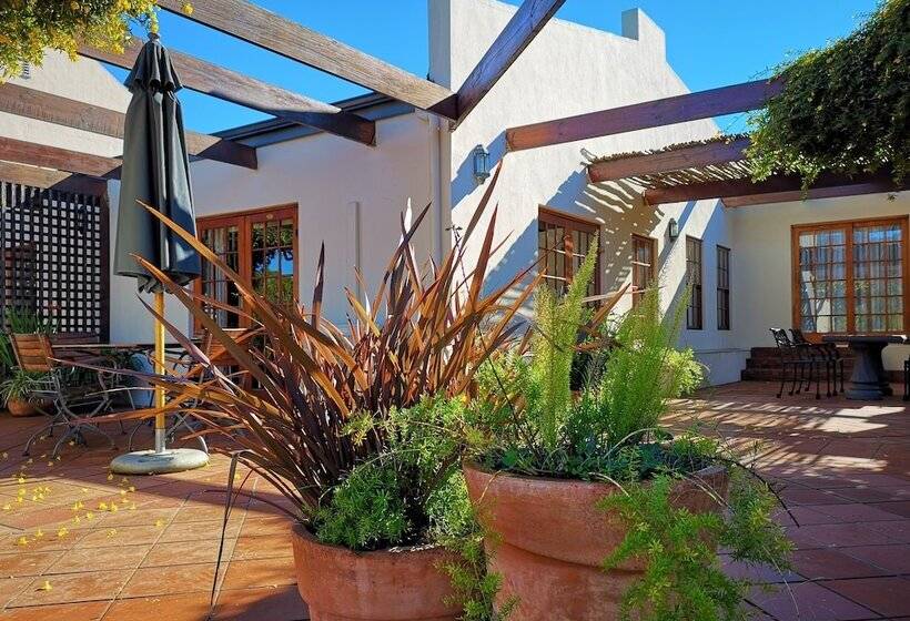 סוויטה, Val D  Or Estate