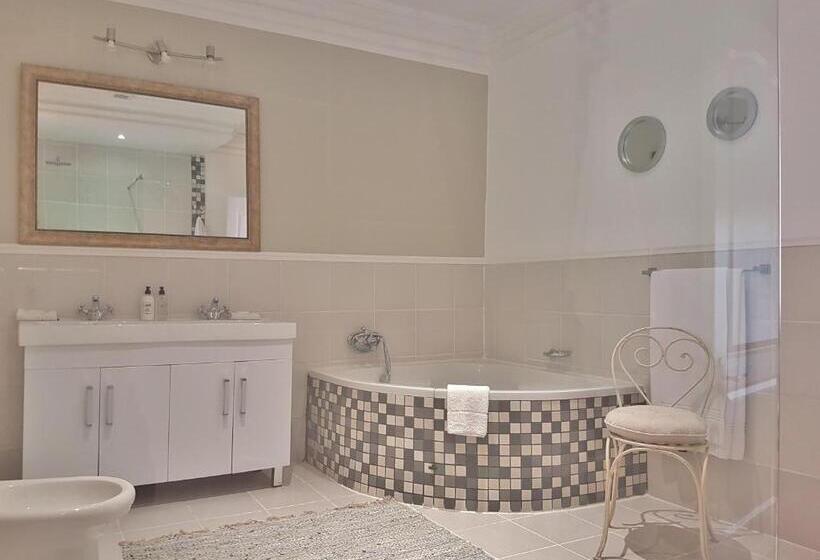 סוויטה נוף להרים, Val D  Or Estate