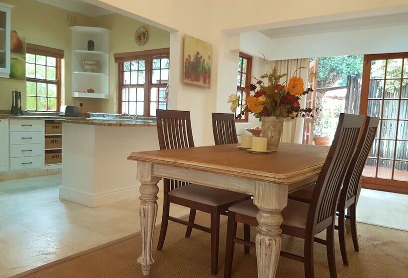 וילה בת 2 חדרי שינה, Val D  Or Estate