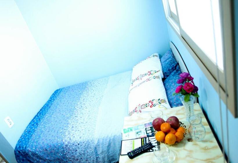 Cameră Triplă Standard, Well Plus Guest House