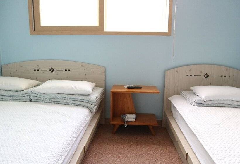 Cameră Triplă Standard, Well Plus Guest House