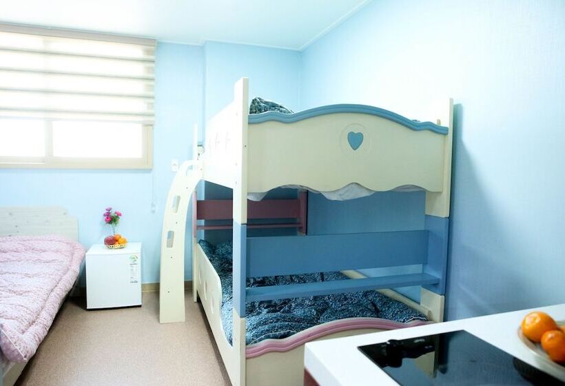 Cameră Familiară, Well Plus Guest House