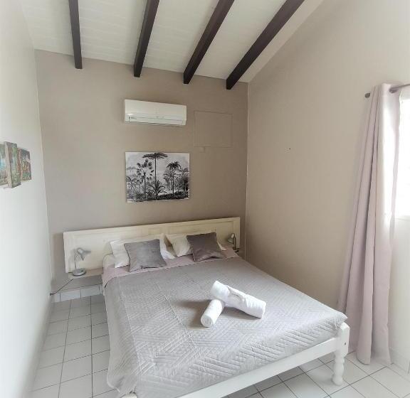 بانگلوی استاندارد, Ti Village Creole