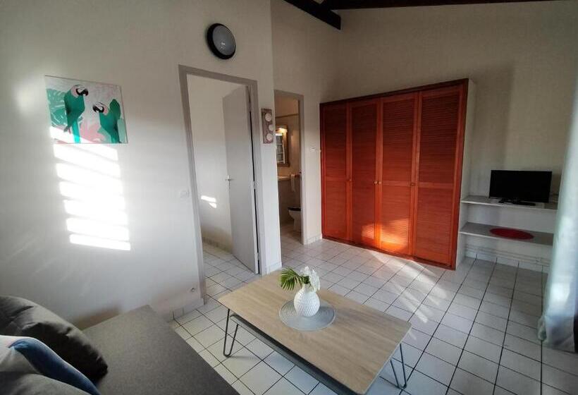 بانگلوی استاندارد, Ti Village Creole