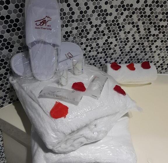 جناح جونيور, Albergo Pompei Valley