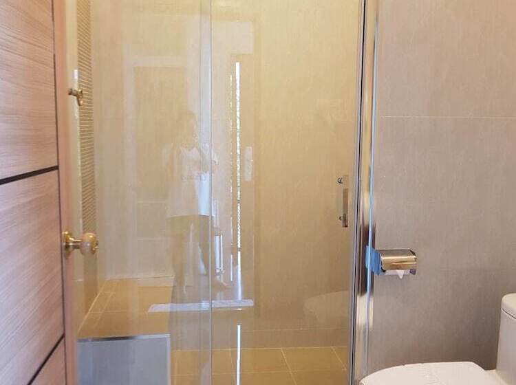 סטודיו פרמיום, Dsine Resort