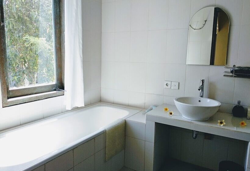 חדר דלוקס נוף בריכה, Intan Villa & Suite Ubud