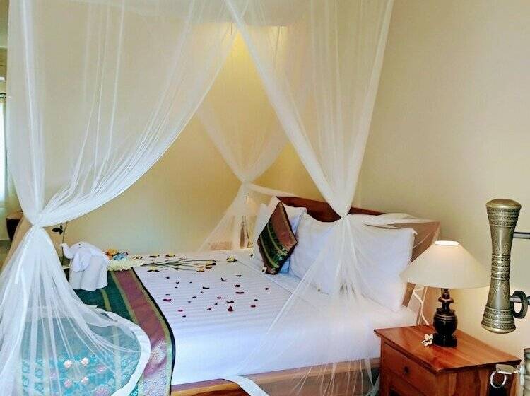 חדר דלוקס נוף בריכה, Intan Villa & Suite Ubud