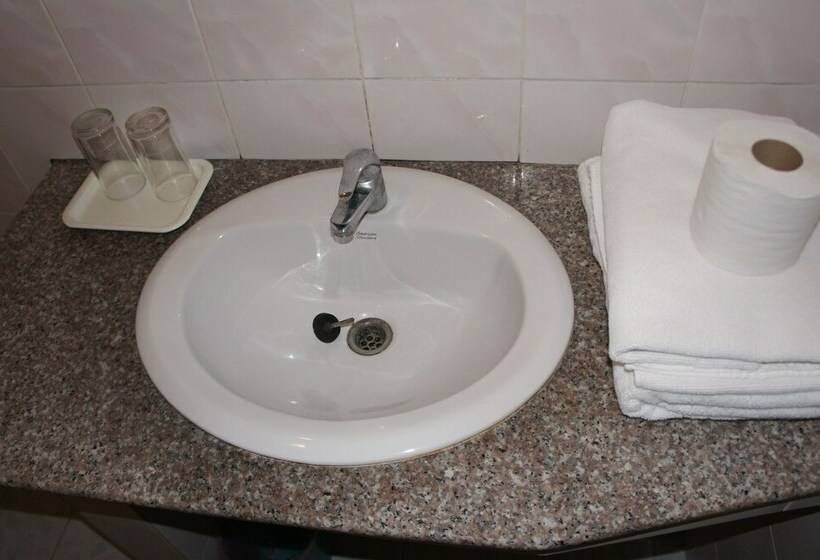 اتاق استاندارد, Sisavath