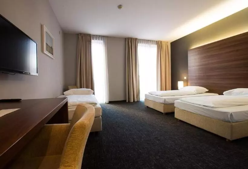 Habitación Triple Comfort, Sliško