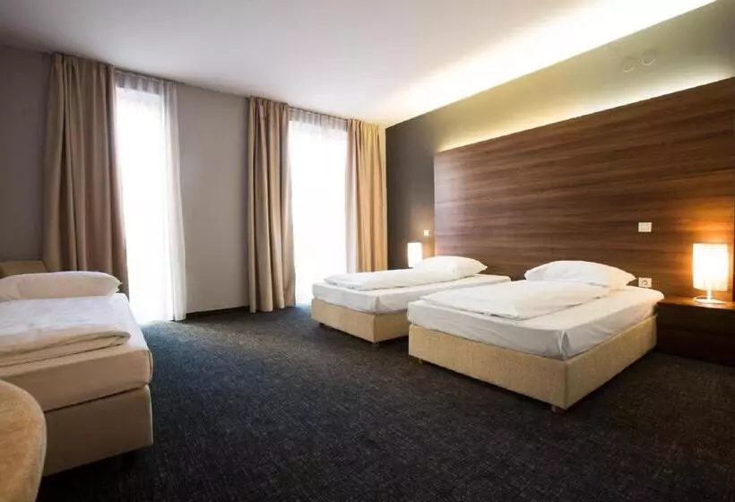 Habitación Triple Comfort, Sliško