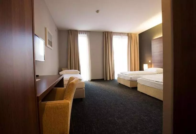 Habitación Triple Comfort, Sliško
